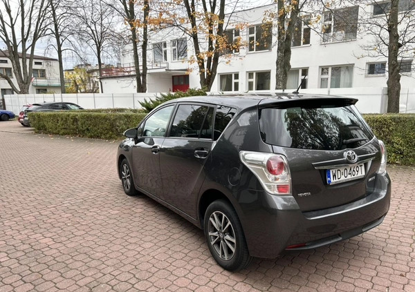 Toyota Verso cena 50500 przebieg: 141000, rok produkcji 2013 z Warszawa małe 301